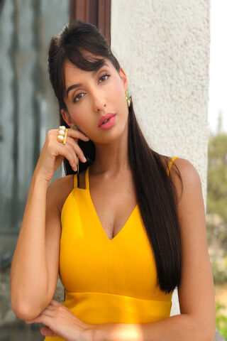 Radiant Elegance in Yellow 🌼✨