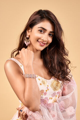 Pooja Hegde: Radiance in Elegance ✨