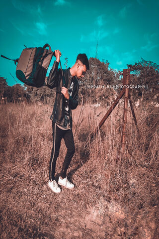 Adventurer in the Wild 🌿🎒