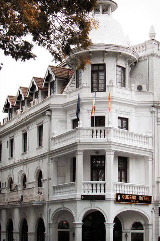 Elegance at Queens Hotel Kandy 🏨✨