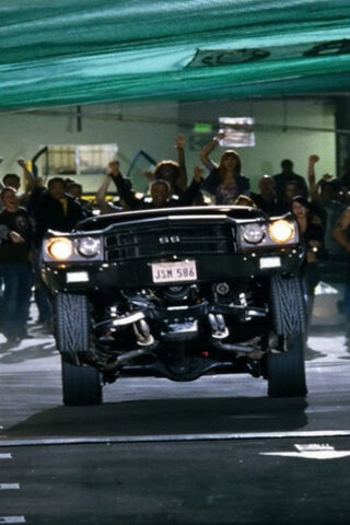 Classic Power: The 70 Chevelle SS in Action! 🚗💨