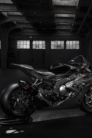 Unleashing Speed: The BMW H4 Race