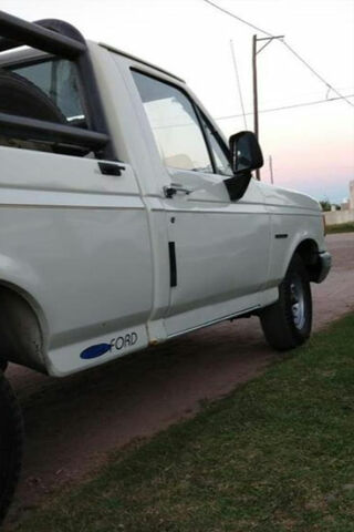 Classic Charm of the Ford F100 🚗✨