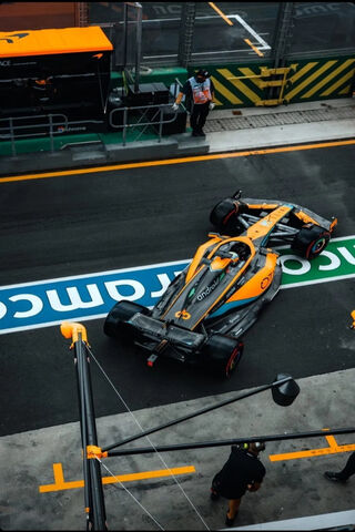 Speed Meets Style: The McLaren F1 Marvel 🏎️✨