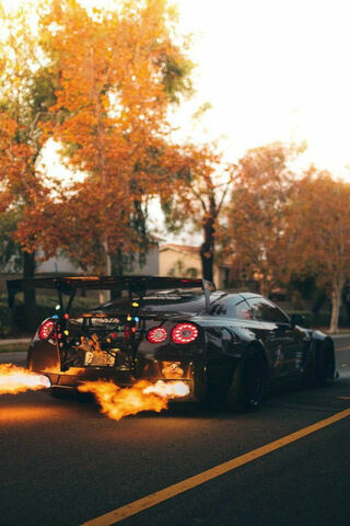 Igniting the Streets: GTR Flamme 🔥🚗