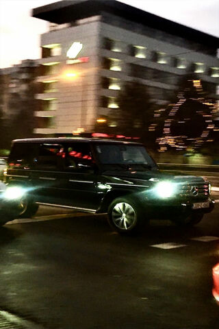 The Iconic Mercedes-Benz G-Class: A Blend of Luxury and Power 🚗✨