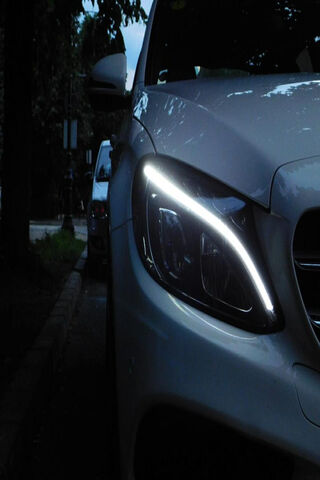 Sleek Elegance: The Mercedes C-Class in the Spotlight 🚗✨