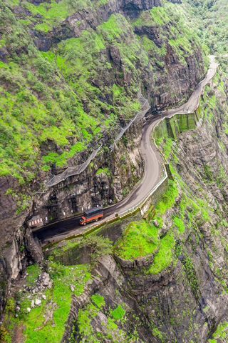 Winding Wonders of Malshej Ghat 🌄🚗