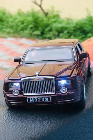 Elegance on Wheels: The Rolls-Royce Experience 🚗✨