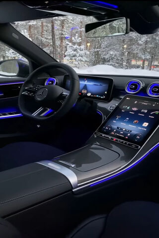 Luxury on Wheels: Inside the Mercedes Experience 🚗✨