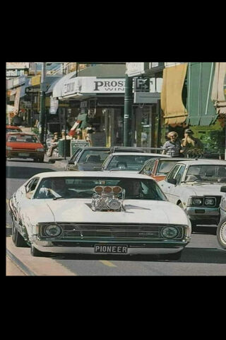 Cruising Through Jardim Natal: A Retro Ride 🚗✨