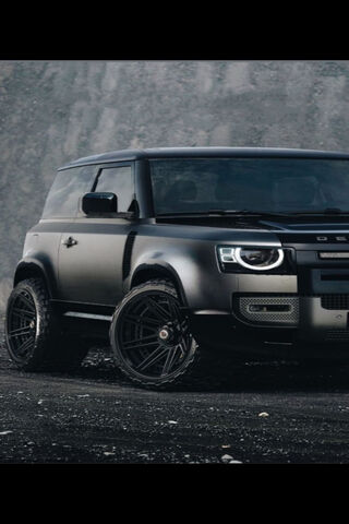 The Rugged Elegance of the Land Rover Defender 🚙✨