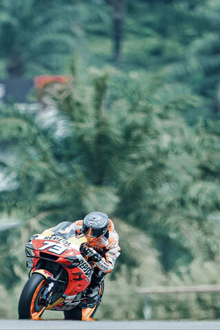 Racing to Victory: Alex Marquez in Action 🏍️💨