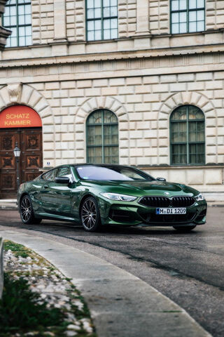 The Luxurious Power of the BMW M850i 🚗💨