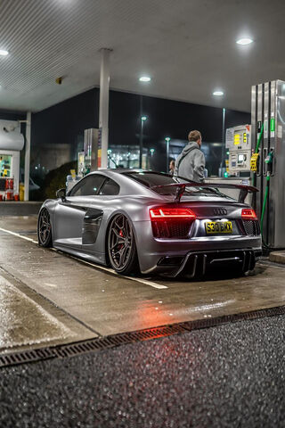 Audi R8: The Pinnacle of Performance 🚗💨