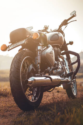 The Bullet Royal Enfield: A Timeless Classic 🏍️✨