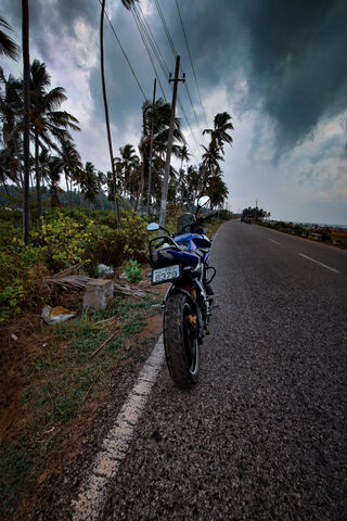 Ride the Pulse: The Pulsar AS 200 Adventure Awaits! 🏍️🌄