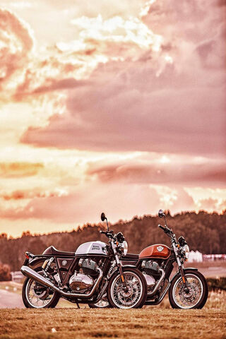 Bullet Royal Enfield: A Timeless Ride into the Sunset 🌅🏍️