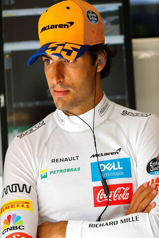 Carlos Sainz: The Rising Star of Formula 1 🚗✨