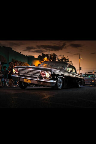 Cruisin' in Style: The Lowrider Legacy 🚗✨