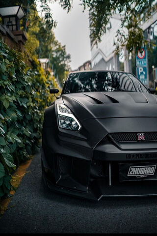 Unleashing Power: The GTR R35 in Stealth Mode 🚗💨