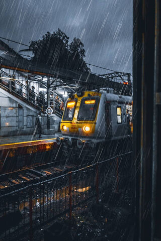 Mumbai's Monsoon Express: A Local Train Adventure 🚆🌧️