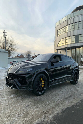 Lamborghini Urus: The Ultimate Luxury SUV 🚗✨