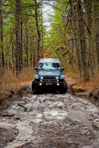 Adventure Awaits: The Offroad Jeep Experience 🚙🌲