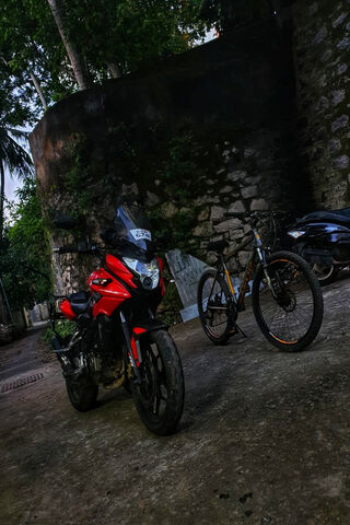 PulsarAS200: The Ultimate Ride Companion 🏍️✨