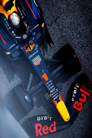 Speed and Precision: The RB18 Max Verstappen