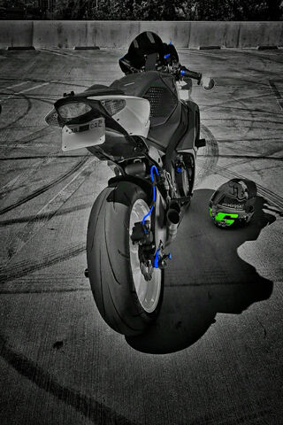 The Thrill of the Suzuki GSX-R1000 🏍️💨