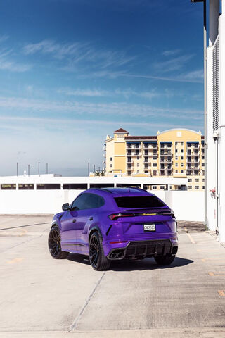 Urus Unleashed: The Bold Beauty in Purple 🚗💜
