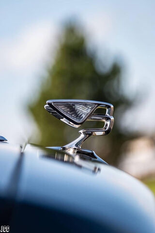 The Iconic Spirit of Bentley 🏎️✨