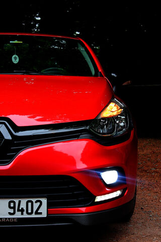 Fiery Elegance: The CLIO 4 Red