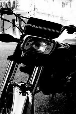 The Classic Honda 125: A Timeless Ride 🏍️✨