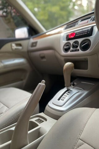 Inside the Mitsubishi Lancer: A Blend of Comfort and Style 🚗✨