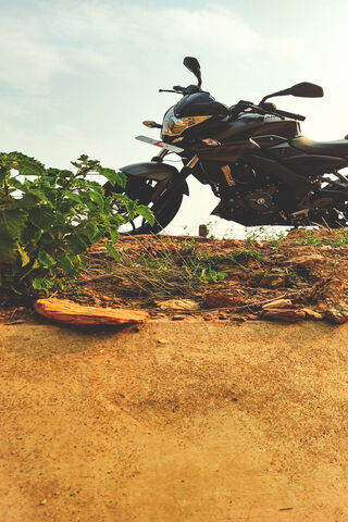 The Thrill of the Pulser NS200 🏍️✨