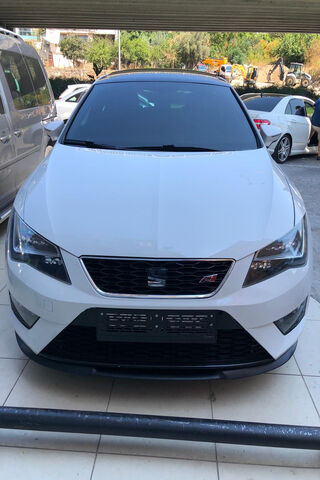 The Sleek Seat Leon: A Stylish Ride 🚗✨