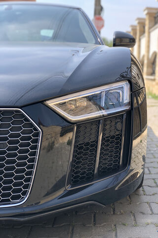 Unleashing Power: The AUDI R8 V10 Plus 🚗💨