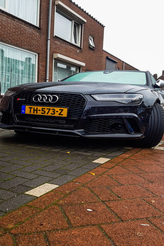 The Beastly Audi RS6: Power Meets Elegance 🚗💨