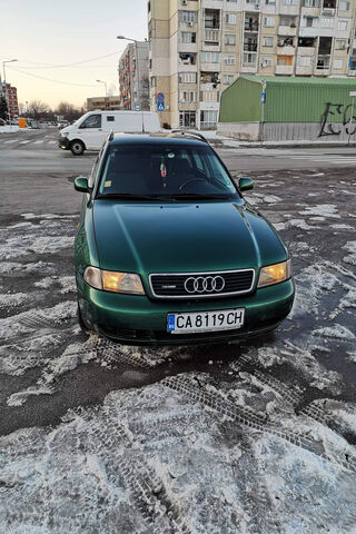 Audi A4 B5 Quattro: A Classic in Green 🍀🚗