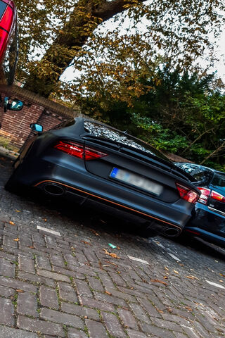 Unleashing Power: The Audi RS7 in Action! 🚗💨