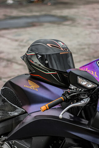 AGV PISTA: The Ultimate Racing Companion 🏍️💨