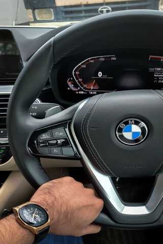 Driving Luxury: The BMW Experience 🚗✨