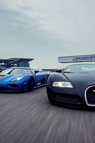 Speed Demons: The Bugatti Showdown 🏎️💨