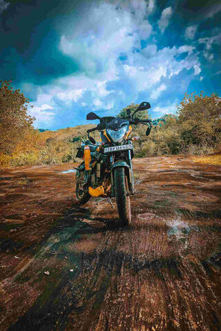 Bajaj NS 200: The Ultimate Street Warrior 🏍️🔥