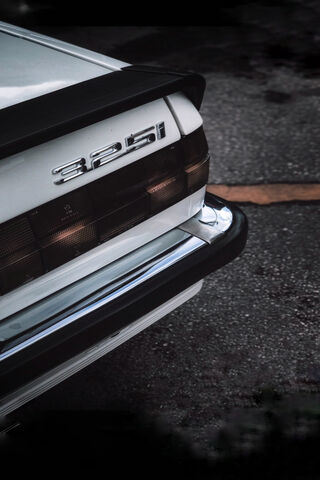 Classic Elegance: The BMW E30 Cabrio M1 🚗✨