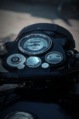 Classic 500: The Timeless Ride 🏍️✨