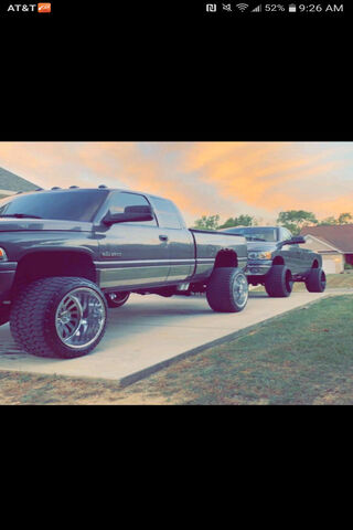 Power on Wheels: The Diesel Truck Experience 🚚💨