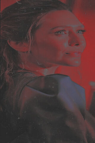 Enchanting Moments: The Allure of Elizabeth Olsen ✨